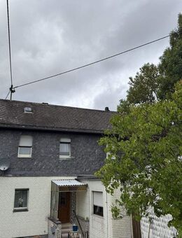 Sanierungsbedürftiges Einfamilienwohnhaus in ruhiger Wohnlage der Gemeinde Müllenbach (Kreis Cochem-Zell) - Müllenbach (Landkreis Cochem-Zell)