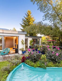 Architekten Atrium-Haus mit Dachterrasse, Garten und Pool in idyllischer Villenlage - Planegg