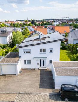 Attraktives Zweifamilienhaus in sonnenverwöhnter Lage - Perfekt für Kapitalanleger und Familien! - Laichingen