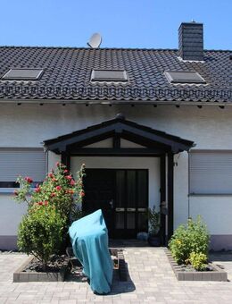 Umfangreich saniertes MFH Fernblick Garage Carport Pool Garten erzielbare Miete 31000 € p.a. + NK - Bad Honnef