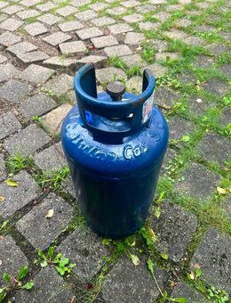 Italienische Gasflasche 10kg – ButanGas, halb gefüllt, Camping/Grill - München Maxvorstadt