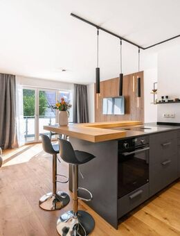 Neuwertige 3-Zimmer-Wohnung mit sonnigem Balkon in idyllischer, grüner Lage - München
