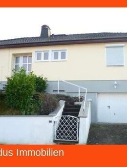Freistehendes 1- Familienhaus mit Garten und Garage wartet auf eine nette kleine Familie - Hohenstein (Hessen)
