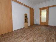 Rollstuhlgerechte 2-Raum-Wohnung im Erdgeschoss mit schöner Terrasse - Hohenstein-Ernstthal