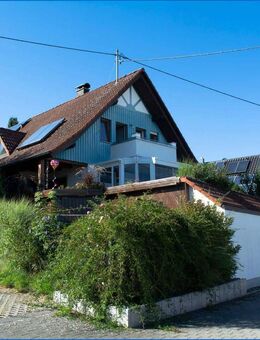 Attraktives Generationshaus mit zwei großen Garagen und schöner Fernsicht, in ruhiger Ortsrandlage! - Pfullendorf