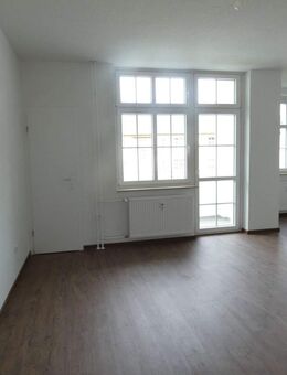 ** Erstbezug nach Sanierung! Stilvolle 2-Zimmer-Altbauwohnung mit Loggia im beliebten Luisenhof ** - Essen