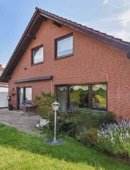 Stilvoll wohnen in Bestlage - Top gepflegtes Einfamilienhaus in Baunatal-Großenritte - Baunatal