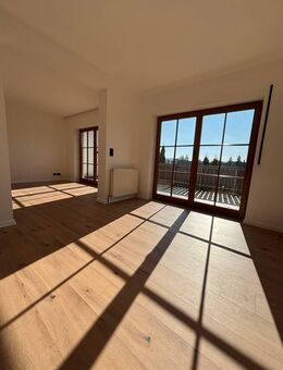 Frisch renovierte 2-Zimmer-Wohnung mit großer Terrasse und Stellplatz - Rödental