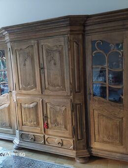 Massiver Schrank, - Freising