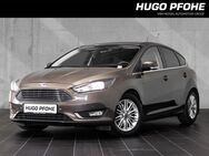 Ford Focus, 1.5 Titanium EB Winter-Pkt, Jahr 2018 - Hamburg