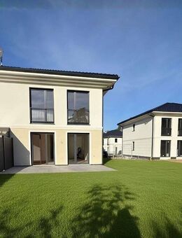 Exklusives Neubau-Doppelhaus am See - Energieeffizient & modern - Storkow (Mark)