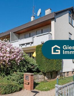 DHH mit Garten und Weitblick auf drei Ebenen - Stuttgart