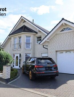 Stilvolles Zweifamilienhaus mit eindrucksvoller Größe zu verkaufen! - Cloppenburg