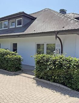 Großzügige 2 Zimmer-Wohnung mit Einbauküche, Terrasse und Stellplatz in Bad Oeynhausen-Oberbecksen - Bad Oeynhausen