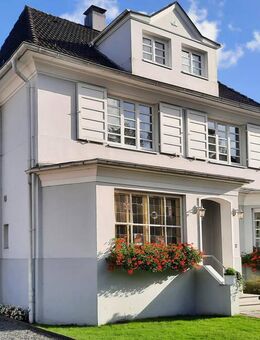 Stilvolle Villa mit Erkern u. Charme in bester Lage von Delmenhorst - direkt an der Graft - Delmenhorst