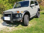 Lada Niva Zubr-Umbau - Halver