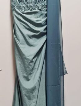 Elegante Anlasskleid mit Eleganten Schal - Augsburg