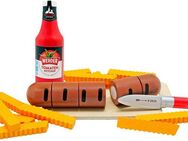 Tanner Spiellebensmittel Bratwurst zum Schneiden mit Pommes und Werder Ketchup, aus Holz, FSC® - schützt Wald - weltweit