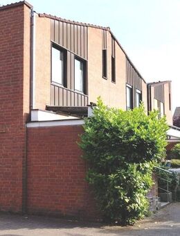 Halbfreistehendes 1-Familienreihenendhaus mit Sanierungsbedarf in DU-Huckingen - Duisburg