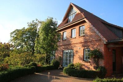 Traumhaus am See mit großem Garten