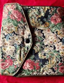 Vintage Strumpftasche - das ideale Nostalgie-Accessoire für Ihre empfindlichen Strümpfe - Niederfischbach