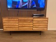 TV Board aus Akazienholz - Glinde