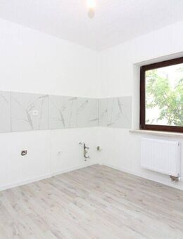 Renovierte 2-Zimmer-Wohnung mit modernem Bad und optionalem Stellplatz in Ludwigshafen - Ludwigshafen (Rhein)