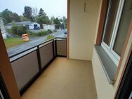 44001 - Helle 4-Zimmer-Wohnung mit Balkon und Garage - Hof