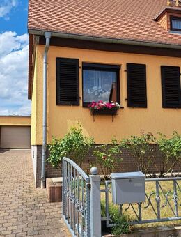 APOLDA - Liebevoll saniertes Einfamilienhaus in bevorzugter Wohnlage mit Garten + Terrasse + Garage - Apolda