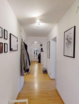 3-Zimmer-DG-Wohnung zwischen Bahnhof und Innenstadt mit Aufzug, Stellplatz und Kellerabteil - Bayreuth