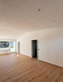 Riesige Etagenwohnung mit Garten in Gauting - Gauting