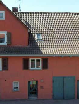 Freistehendes Einfamilienhaus im Ortskern von Keltern-Dietlingen mit großer Scheune - Keltern