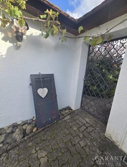 Attraktiver Bungalow mit Pool und einem tollen Garten... - Waldachtal