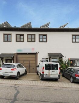 Attraktives Wohn- und Geschäftshaus mit Halle, Dachterrasse und PV-Anlage in Pforzheim-Würm! - Pforzheim