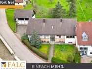 Zweifamilienhaus mit großem Grundstück, Garage/ Werkstatt und Baureserve - Rheinfelden (Baden)