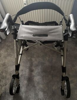 Leichtgewicht-Rollator Elan classic, wurde bei der Firma Mais in Passau gekauft, ich glaube der NP war 189,-. Abholung in Passau oder Transport nach München möglich. - Passau
