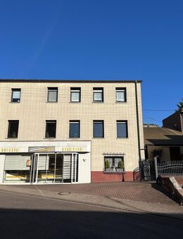 Zweifamilienhaus mit Ladenlokal in Quierschied - Quierschied