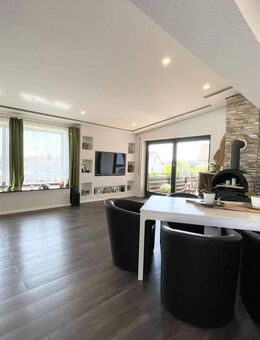 Großzügige 5 Zimmer-Wohnung mit eigenem Gartenanteil - Bernstadt
