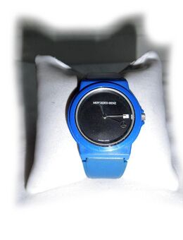 Blaue Armbanduhr von Mercedes Fortis - Nürnberg
