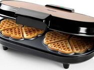 bestron Waffeleisen ADWM730CO, 1200 W, für klassische Herzwaffeln, mit Backampel & Antihaftbeschichtung