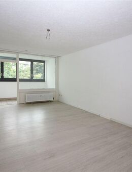 Sofort beziehbar-3-Zimmer-Wohnung in modernisiertem Haus - Stuttgart