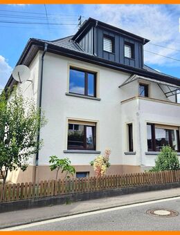 Modernisiertes Zweifamilienhaus mit Weitblick in Arzbach! - Arzbach