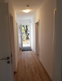 Schöne modernisierte Drei-Zimmer Wohnung in Moers-Repelen 2. OG - Moers