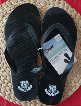 NEU/OVP 44/45 Badepantoletten Flip Flops Zehentrenner Badelatschen Herren Crivit schwarz Gothic Rock - Schladen-Werla