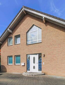 Frei stehendes Einfamilienhaus mit Garten und Garage in ruhiger Lage in Hückelhoven - Hückelhoven