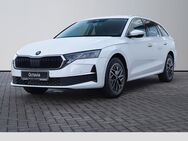 Skoda Octavia, 2.0 TDI Combi Tour, Jahr 2022 - Göttingen