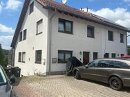 Gepflegte 5-Raum-Doppelhaushälfte mit Blick auf das Hundertwasserhaus in Plochingen - Plochingen