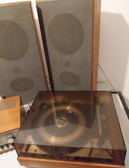 Grundig Radio Boxen und Plattenspieler - Königswinter