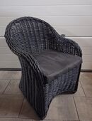 Echte Rattanstühle in schwarzer Farbe zu verkaufen in 84359