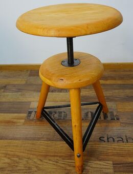 Hocker mit drehbarem Sitz, massiv Hellholz, höhenverstellbar - München